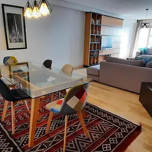 Grand De Luxe Vue Apartment